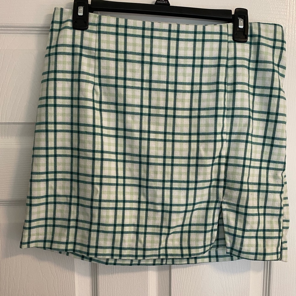 Wild fable green plaid skirt. Size 12.